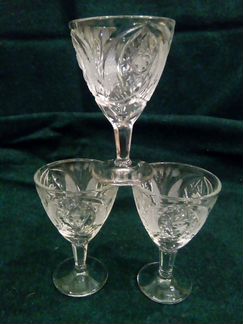 Хрустальные рюмки 