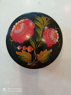 Деревянная шкатулка