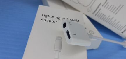 Переходник Apple Lightning 2в1 Зарядка + Наушники