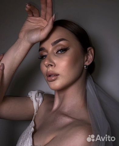 Прически и макияж