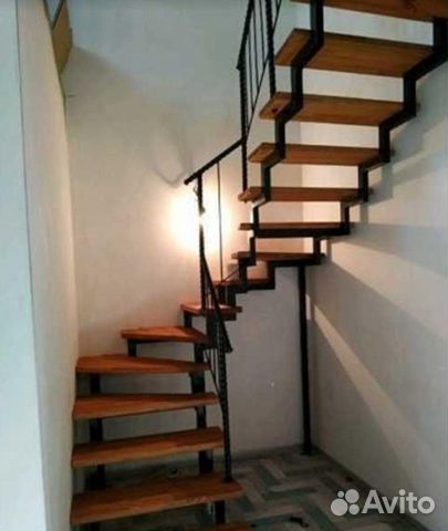 Лестница на металлокаркасе для дома и на крыльцо