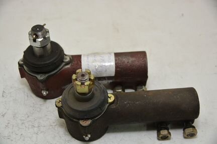 Наконечник тяги рулевой трапеции левый в сборе