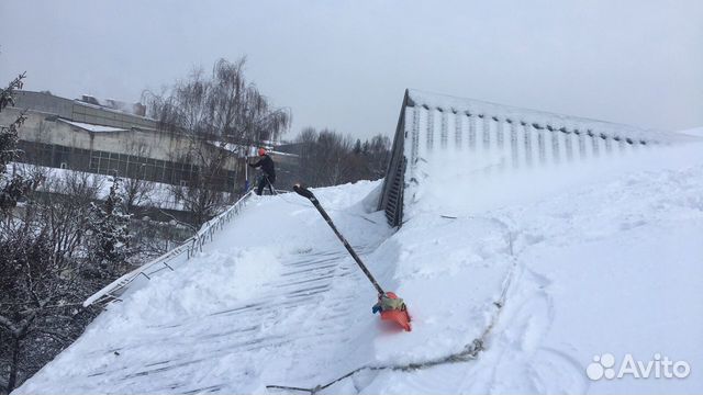 Очистка кровли от снега и наледи