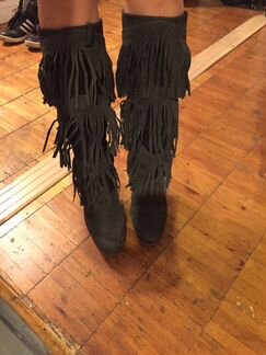 Сапоги Guess с бахромой