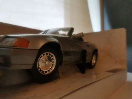 Подарок на Новый год Модель Mercedes-Benz 1/18