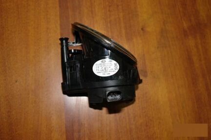 Противотуманная фара передняя левая Audi Q7 4L