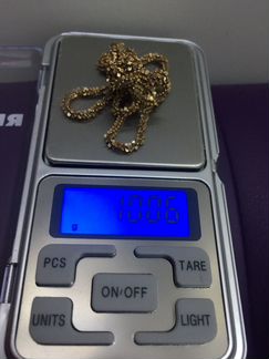 Красивая золотая цепочка