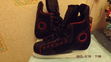 Мужские хоккейные коньки oxelo р. 44