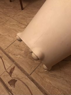 Кашпо большое на колесиках и автополивом