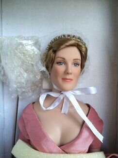 Кукла Tonner Тоннер - Queen Clarisse Renaldi