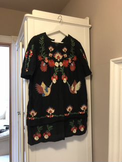 Платье с вышивкой Zara