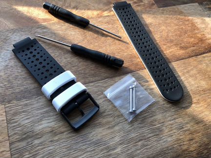 Белый ремешок для Forerunner 220/235/620/735xt