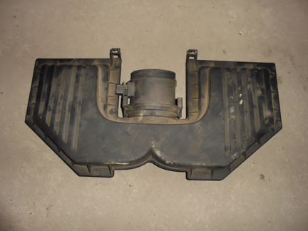 Корпус воздушного фильтра бмв Е70 в сборе