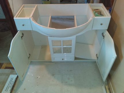 Тумба и зеркало