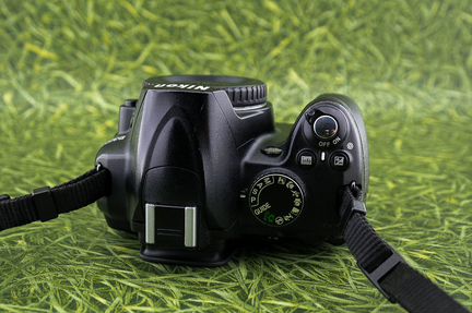 Nikon D3000 body продажа/обмен Прoбeг 23.001 кадра