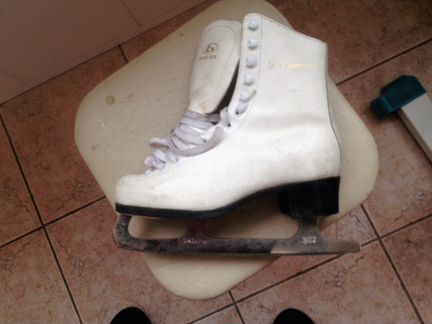 Коньки фигурные Botas