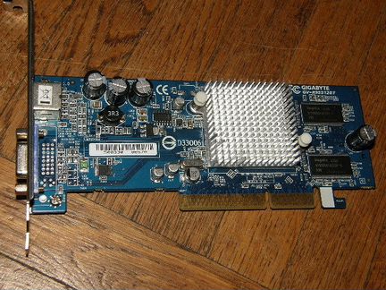Видеокарта AGP, ATI Radeon 9550