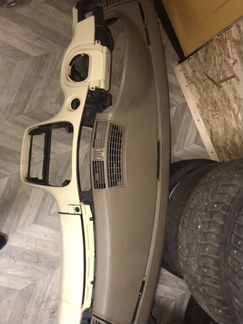 Торпеда кожаная бежевого цвета мерседес w220/s220