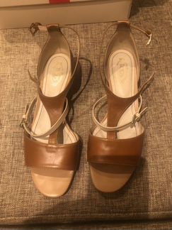 Босоножки tods