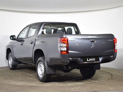 Mitsubishi L200 2.4 МТ, 2020