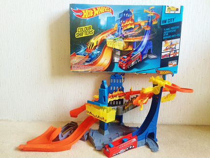 Укротители огня Hot Wheels