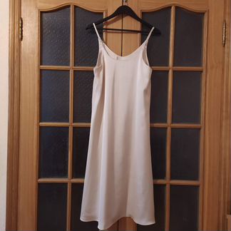 Атласное платье-комбинация, размер M