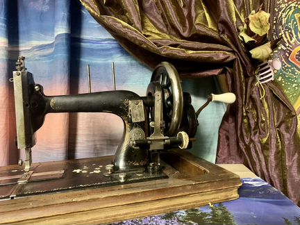Старинная редкая швейная машинка Winselmann