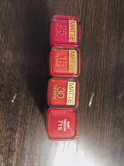 Помада Max factor