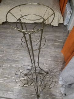 Подставка под цветы