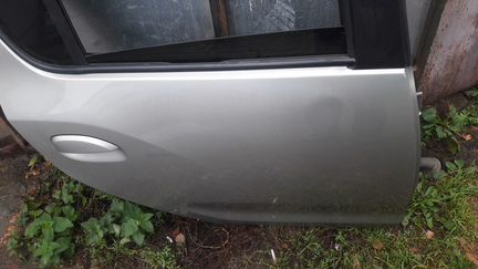 Рено сандеро 2 дверь задняя правая