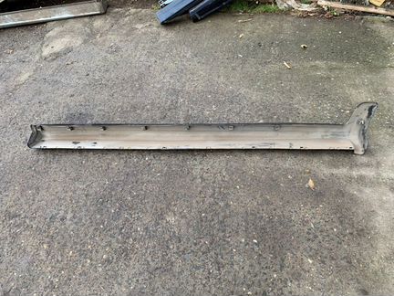 Порог пластиковый накладка левый Mitsubishi Galant