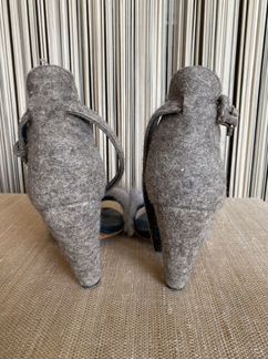 Босоножки из войлока с мехом норки A la russe б/у