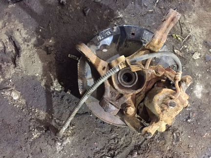 Кулак передняя правая Kia Rio 3 Хендай Солярис