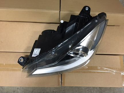 Фара передняя Mercedes C204 Рестайлинг