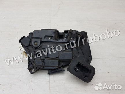 Замок двери задний левый Vw Polo Sedan 5 cfna 2012