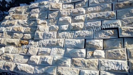 Доломит-мекегинский камень, светлый с фаской