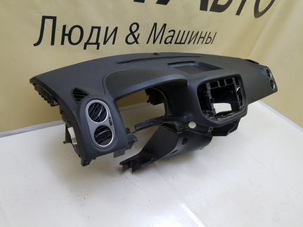Торпедо Volkswagen Tiguan 1