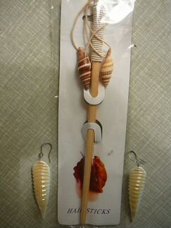 Заколка и сережки из ракушек