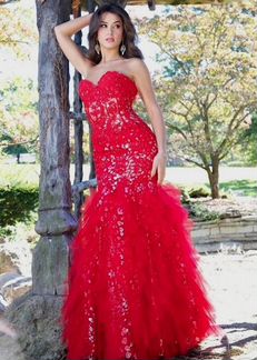 Платье Джовани новое 40-42 размер