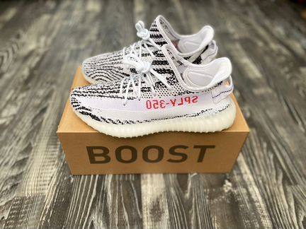 Кроссовки Yeezy Boost