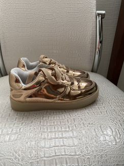 Кроссовки золотые со светящимися подошвами