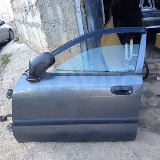 Дверь передняя левая Mitsubishi Carisma