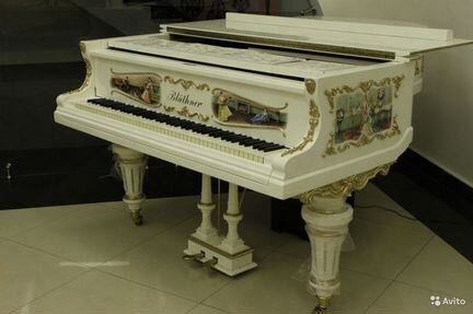 Рояль немецкий Bluthner, белый