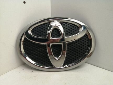 Эмблема передняя Toyota Rav-4 40 2015-2018