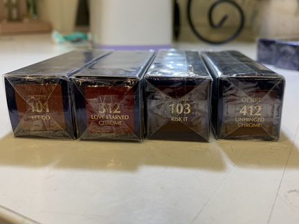 Помада EsteeLauder