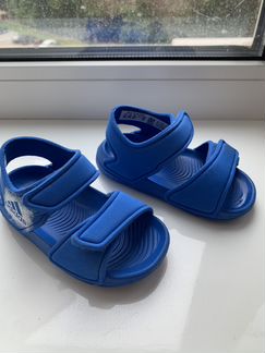 Сандалии Adidas новые
