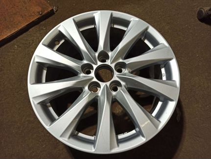 Toyota Camry V70 70 R17 диск Оригинал в идеале
