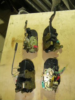 Замок двери Jeep Grand Cherokee 3 WK WH