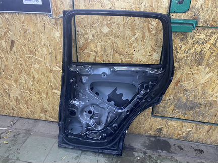 Задняя правая дверь Volkswagen Tiguan 2
