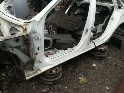 Порог левый ауди а4 б8 со средней стойкой